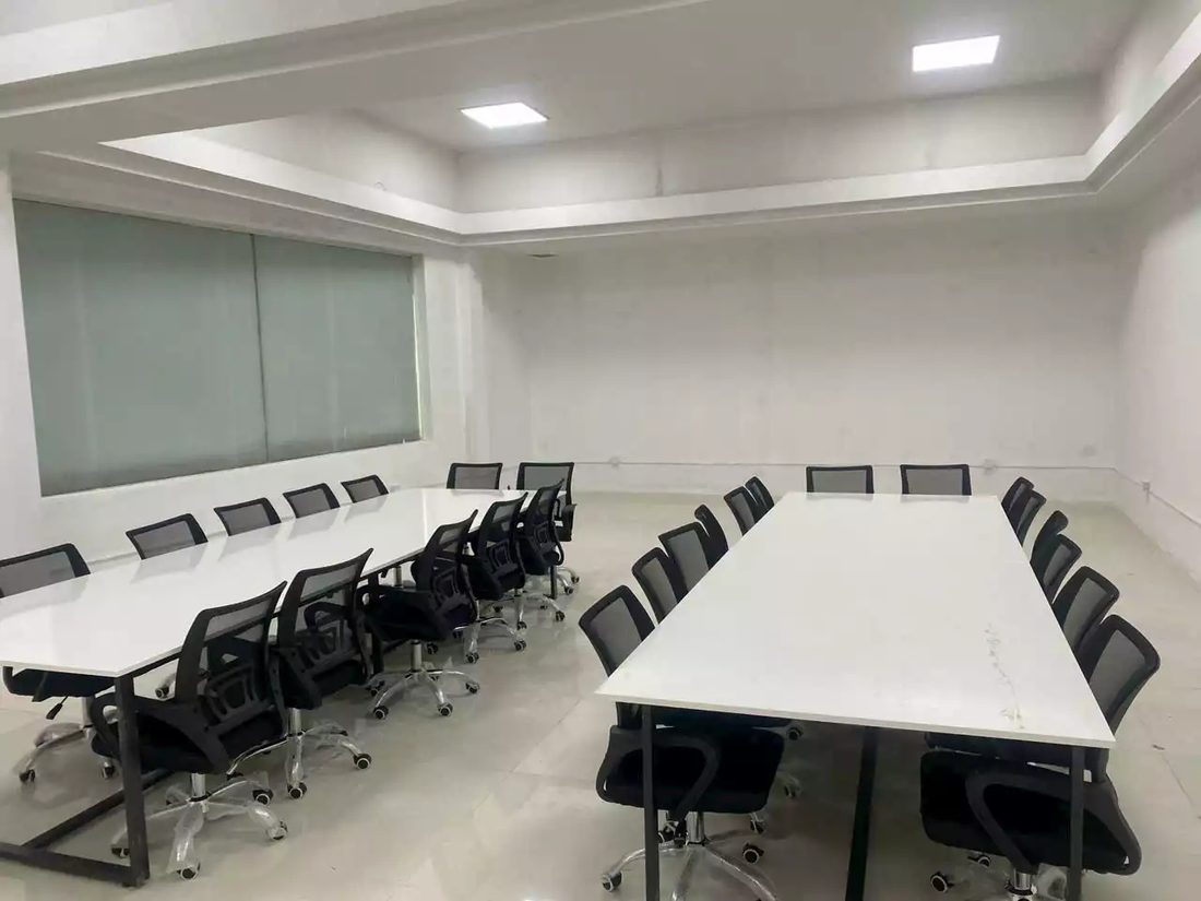 Bàn Họp LX01 - Giá Liên Hệ 0986 882 049